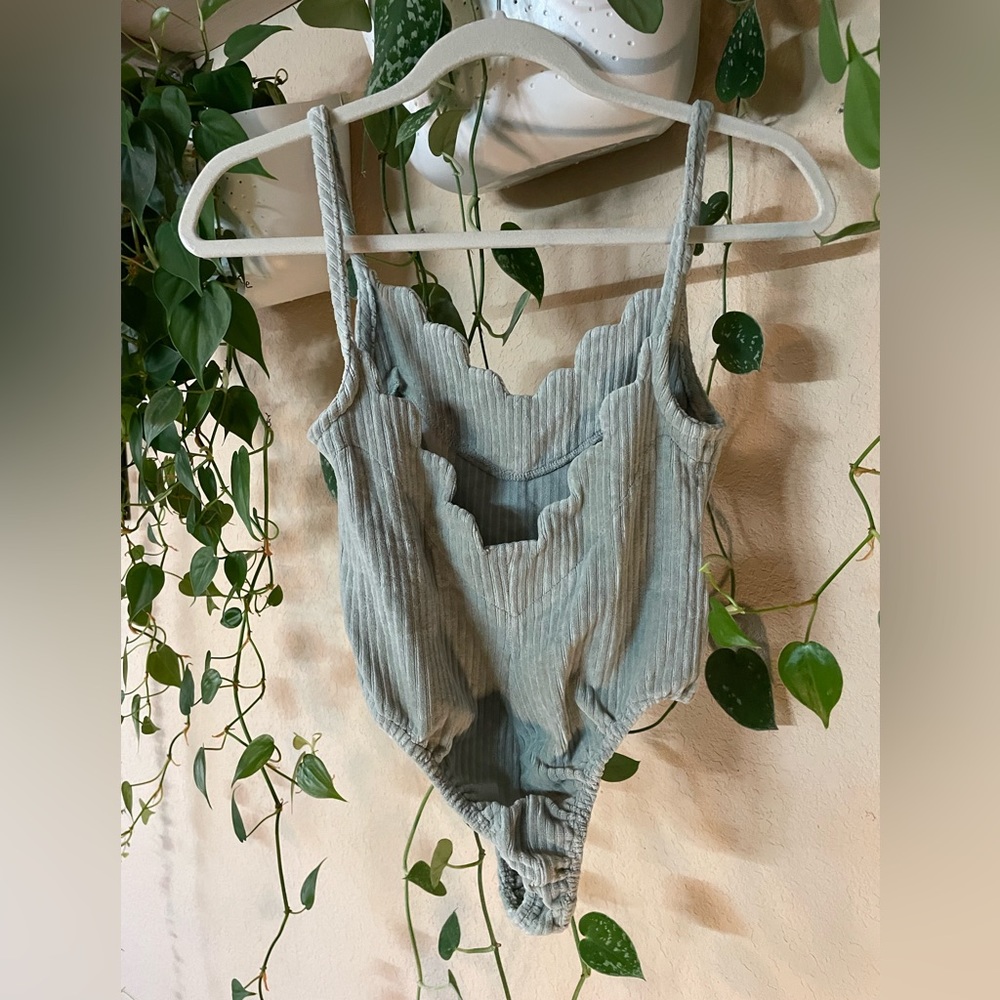 Soft Ribbed Jade Bodysuit - Picture 4 of 4